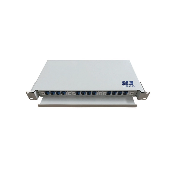 Switch optical ports and photoelectric converters