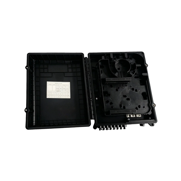 Transmission distance of a six-core optical fiber cable