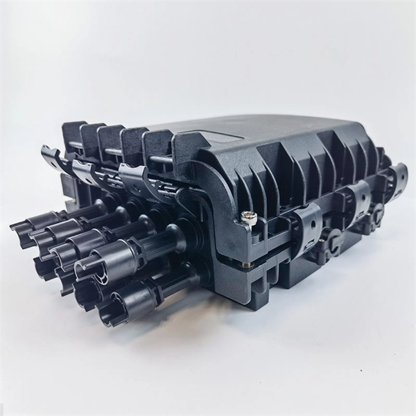 Outdoor integrated power supply with remote monitoring for distribution network automation