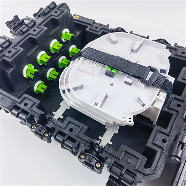 Fiber optic vibration sensor for measuring soil vibration