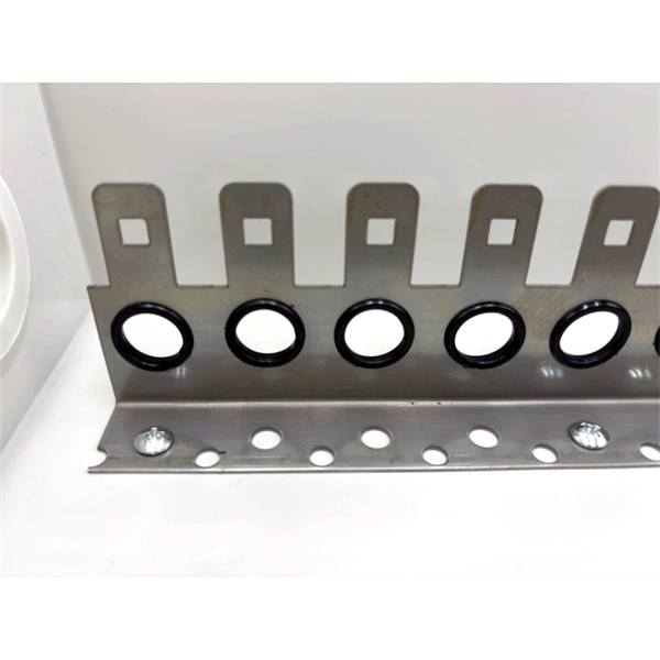 Comparison of 1000mm deep network cabinet with traditional cable
