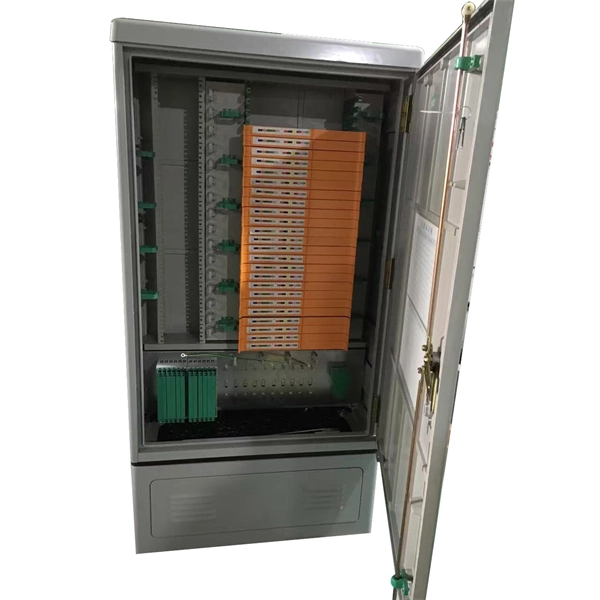 Low-voltage distribution box and primary distribution box