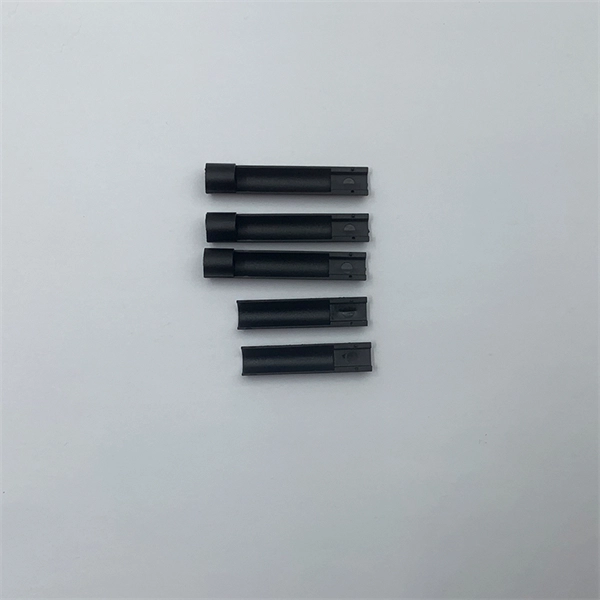 No-plug fiber optic cable junction box has