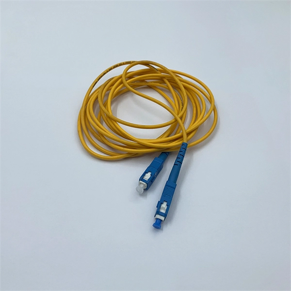 Single-mode audio fiber optic transceiver